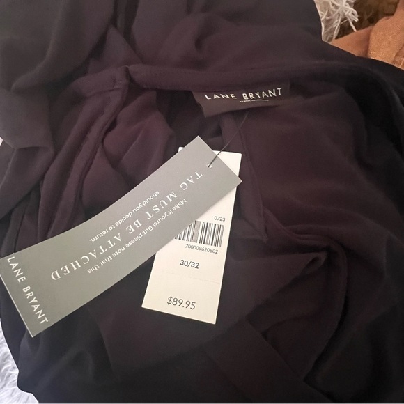 LANE‎ BRYANT Flutter-Sleeve V-Neck Wide Leg Jumpsuit PLUS SIZE 30/32 NEW - Picture 5 of 8